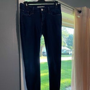 Woman’s Levi 535 super skinny jeans